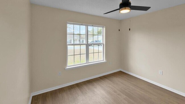 Building Photo - 819 Kristen Ln