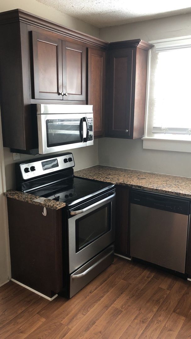 Building Photo - Move In Special -2 Bedroom 1.5 bathroom-Wesley Heights