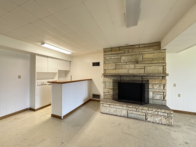 Building Photo - 3170 Asbury Rd