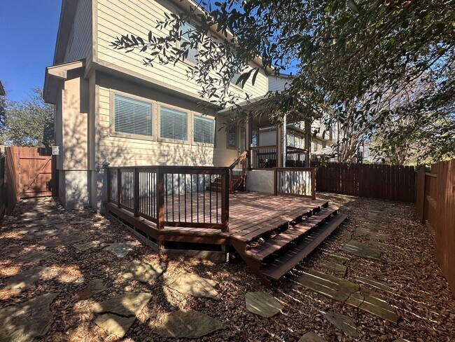 Building Photo - Stone Oak home for rent in gated community