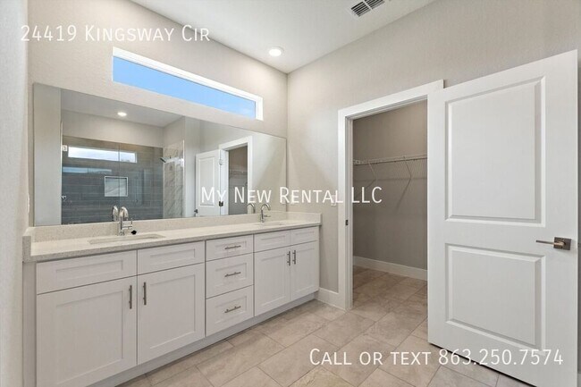 Building Photo - 24419 SW Kingsway Cir