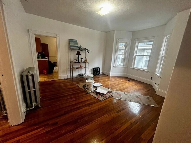 Primary Photo - 57 Mozart St