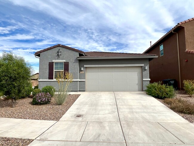 Primary Photo - 4 Bedroom Home with Community Pool in Vail...