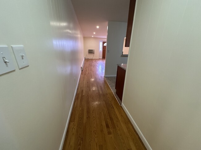 Building Photo - 121 Tremont St