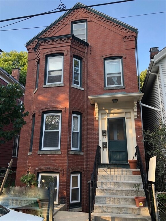 Primary Photo - 11 Lawrence St