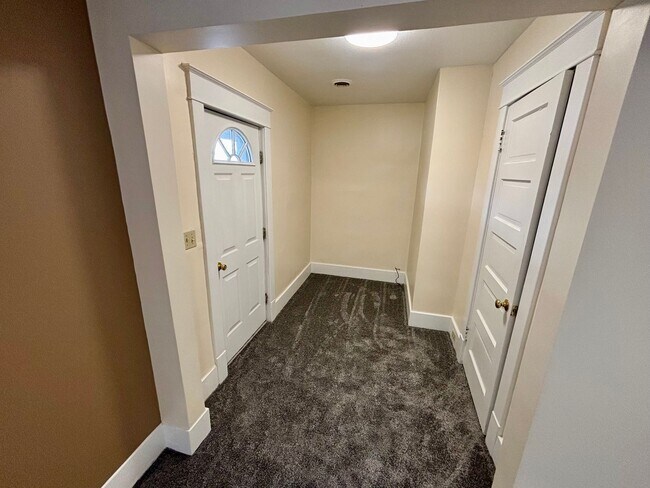 Building Photo - 306/308w2nd