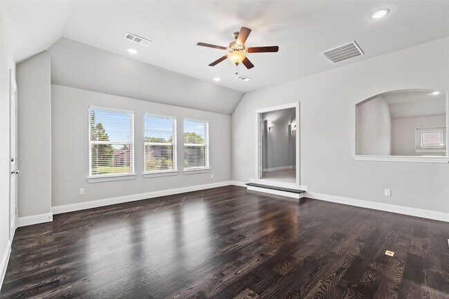Building Photo - 138 Spanish Bluebell Dr