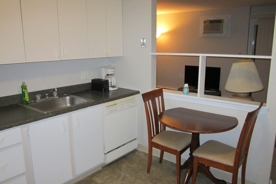 Building Photo - 4 N Hamilton St