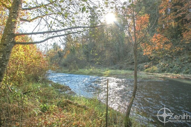 Building Photo - 12908 NE Salmon Creek Ave