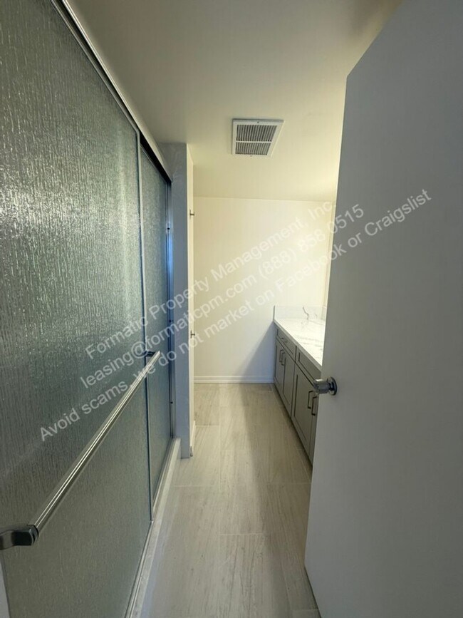 Building Photo - 1561 Kanunu St