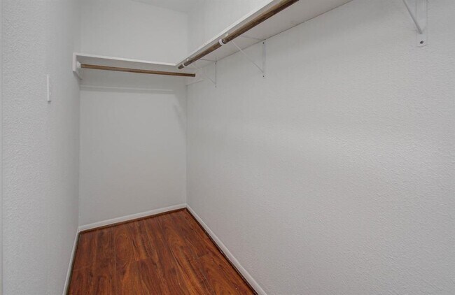 Building Photo - 5867 Sugar Hill Dr