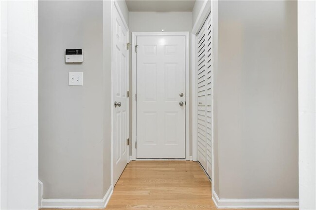 Building Photo - 4735 Longcourt Dr