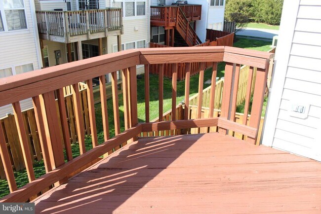 Building Photo - 7337 Oldham Leeds Way