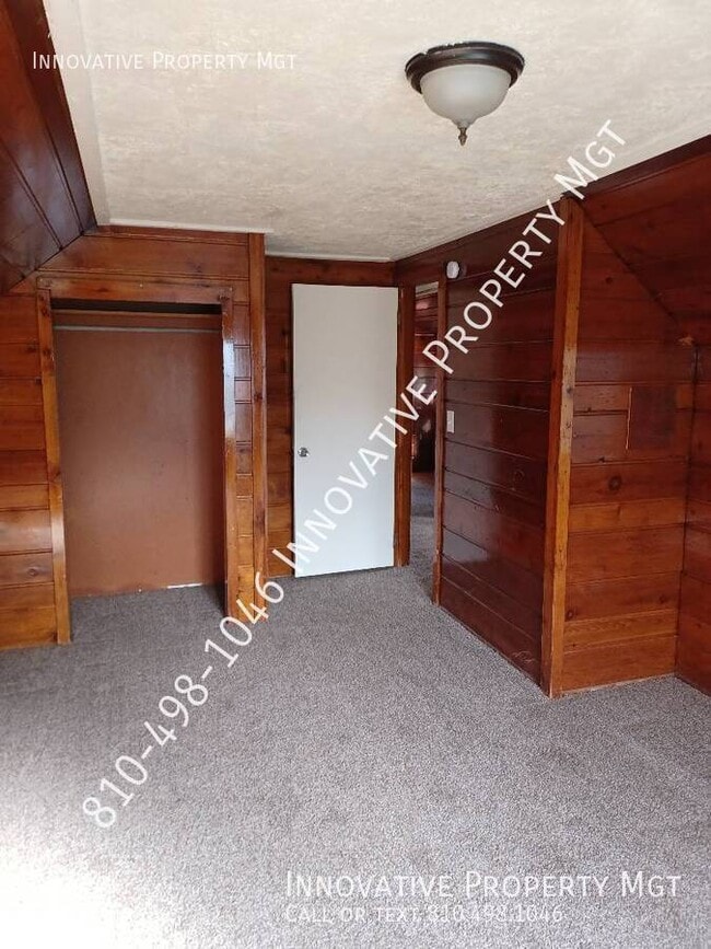 Building Photo - 3087 Hatherly Ave
