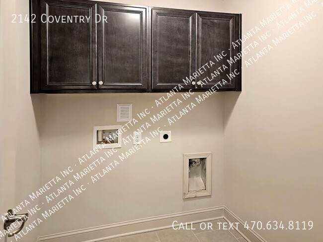 Building Photo - 2142 Coventry Dr