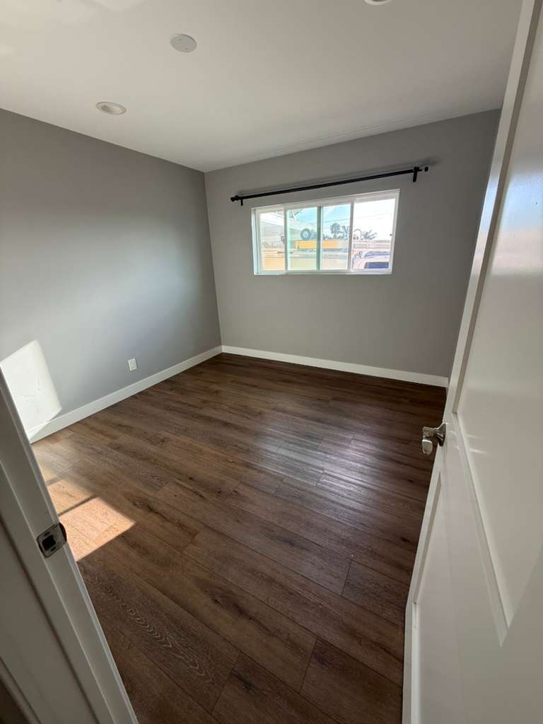Hallway Bedroom - 495 Queen Anne Dr