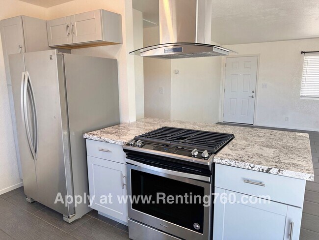 Building Photo - Updated Home Near Military base