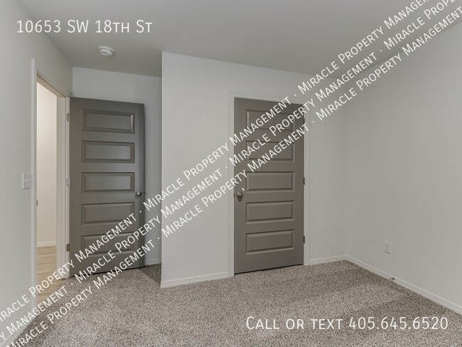Building Photo - 10653 SW 18th St