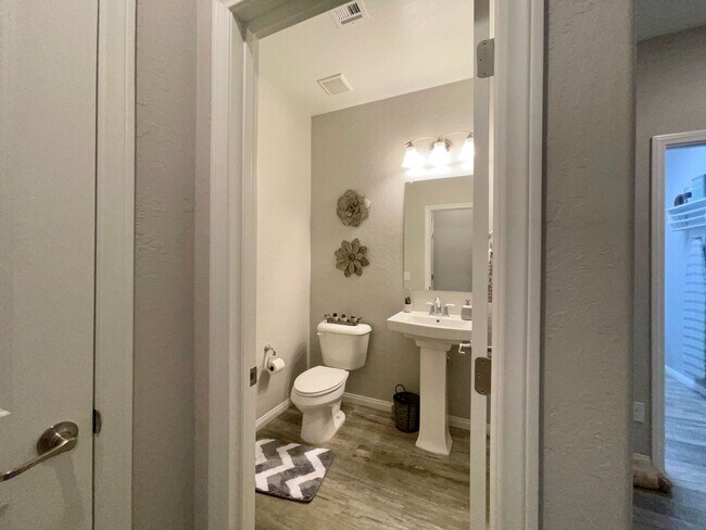 Building Photo - Fully Furnished Designer Home in Guard-Gated Rhodes Ranch – Short-Term Luxury Rental