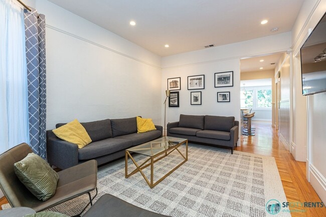 Building Photo - Castro: UNFURNISHED Top Floor Flat w/ Private Deck, W/D in unit & Garage Parking