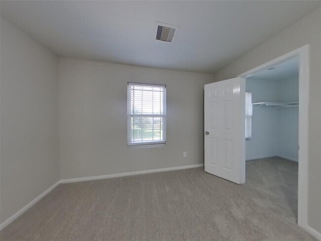 Building Photo - 12303 Kings Garden Ct