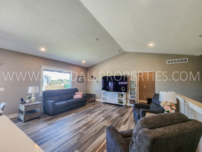 Building Photo - 4 bedroom 3 bathroom Ranch Style home with over 2500 sq feet of living space and a Finished Basement