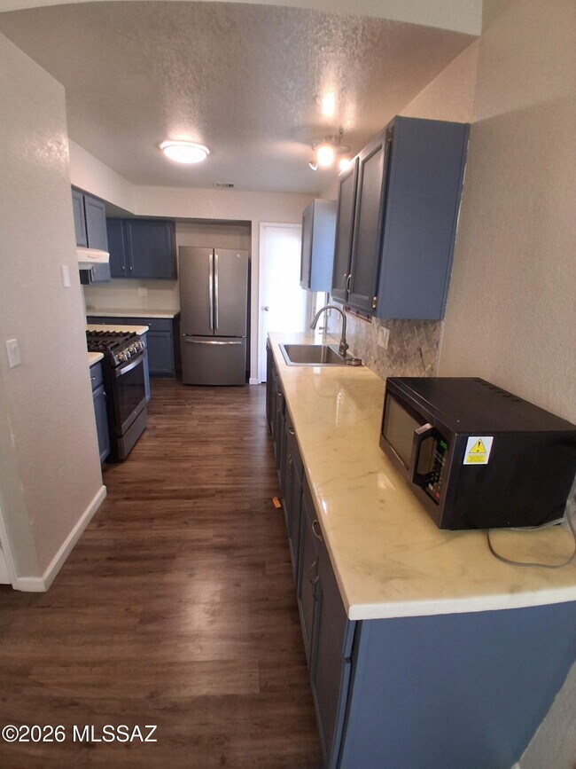 Building Photo - 4813 W Doria Dr