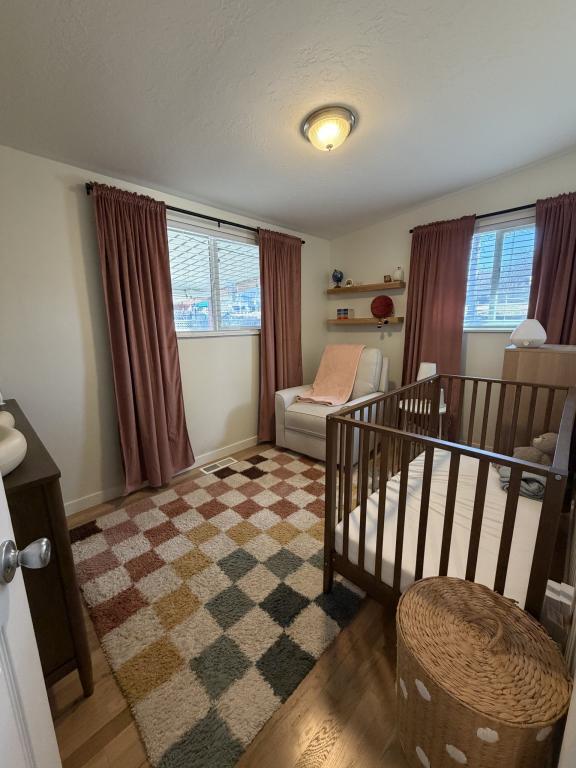 Building Photo - 872 Madsen Ln