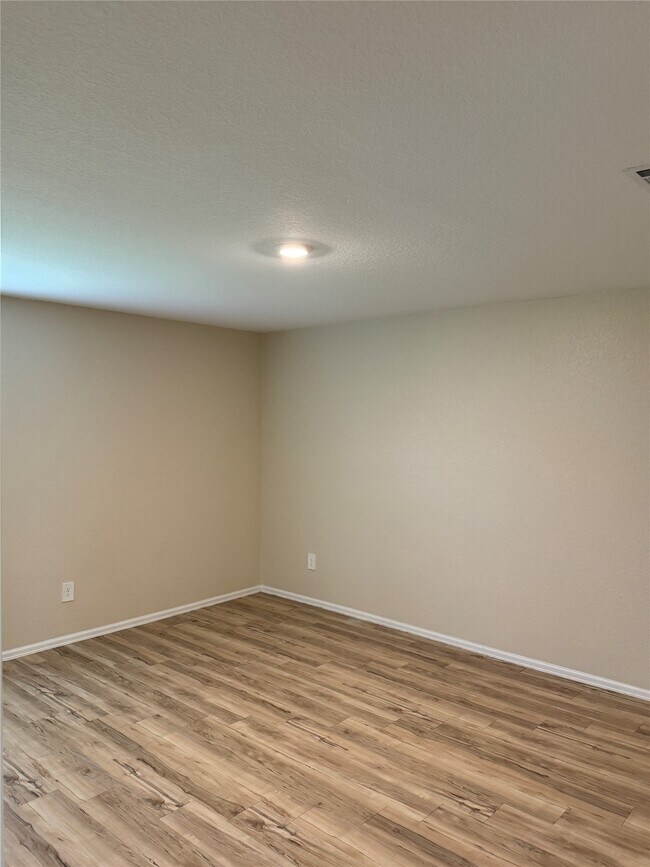 Building Photo - 17591 Longwood Trce Ln