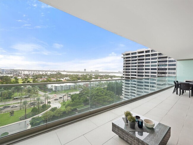 Building Photo - 10203 Collins Ave
