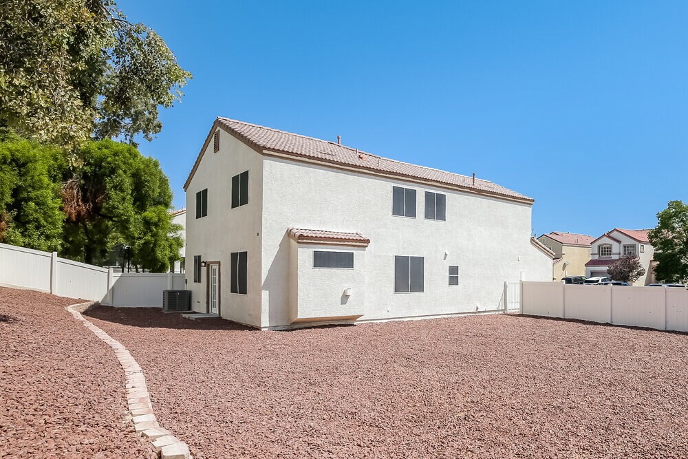 Building Photo - 6721 Maple Mesa St