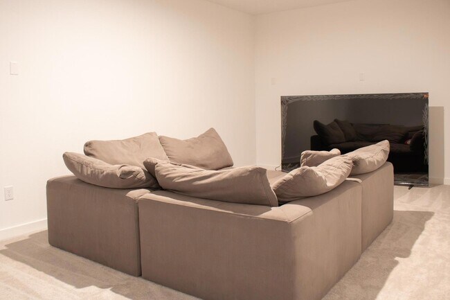 Building Photo - 1709 Novara Trl