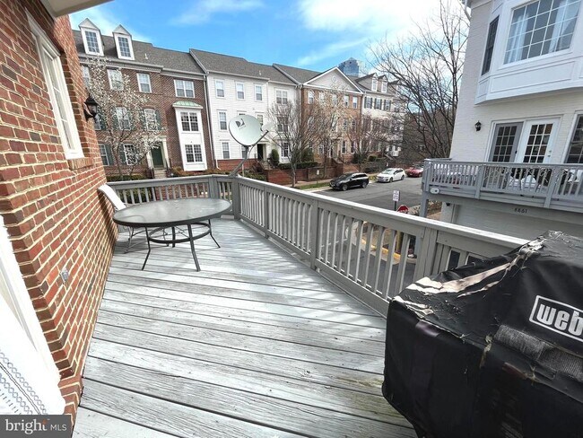 Building Photo - 1601 Leeds Castle Dr