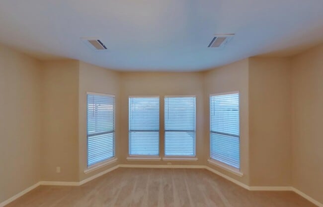 Building Photo - Comfortable 4-Bedroom Property Ready to Move In