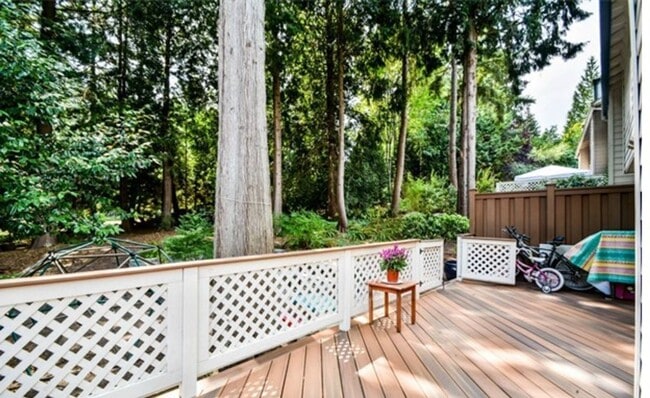 Building Photo - Exquisite Home with 3 Bed and 2.5 Bath in ...