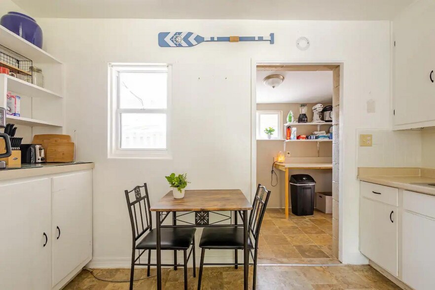 Building Photo - 512 Paulding Ave