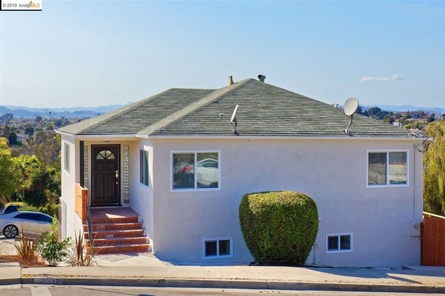 Primary Photo - 653 Humboldt St