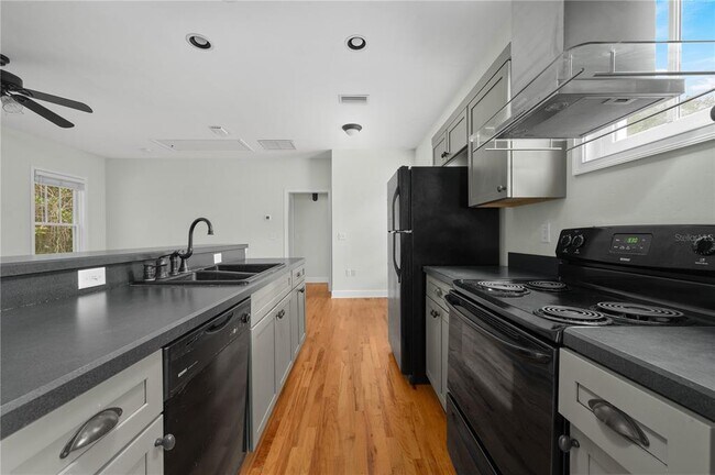 Building Photo - 5214 SW 91st Way