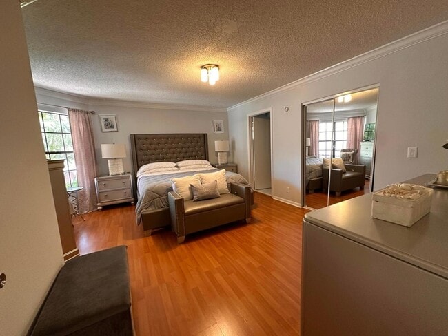 Building Photo - 1728 Shoreside Cir
