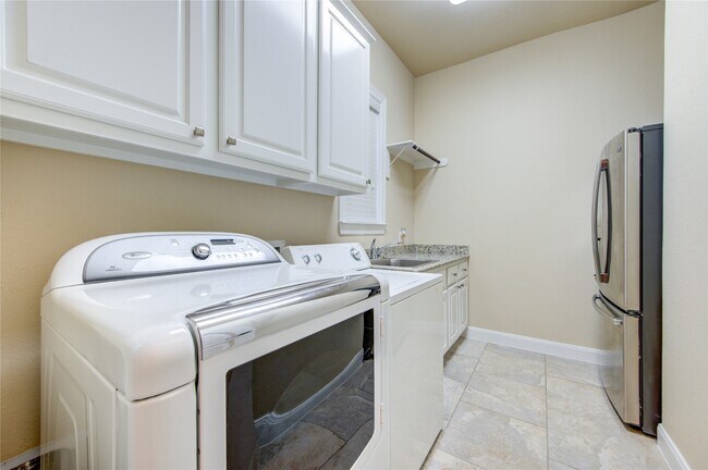 Building Photo - 4711 Derbywood Glen Ln