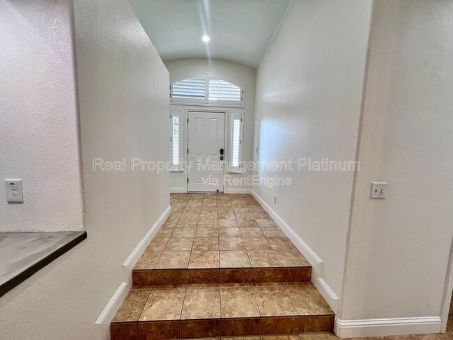 Building Photo - 1030 E Royal Dornoch Ave
