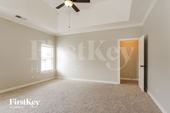 Building Photo - 604 Round Rd