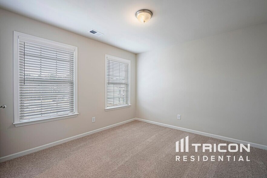 Building Photo - 409 Curlin Ct