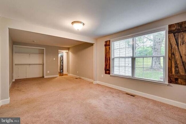 Building Photo - 3757 Hunting Creek Rd