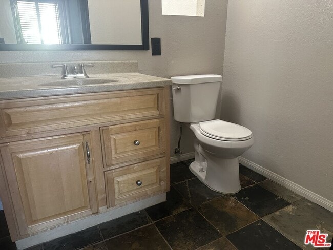 Building Photo - 77 Willowcrest Ln