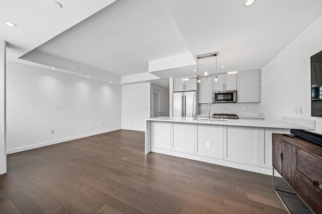Building Photo - 800 Ave at Port Imperial