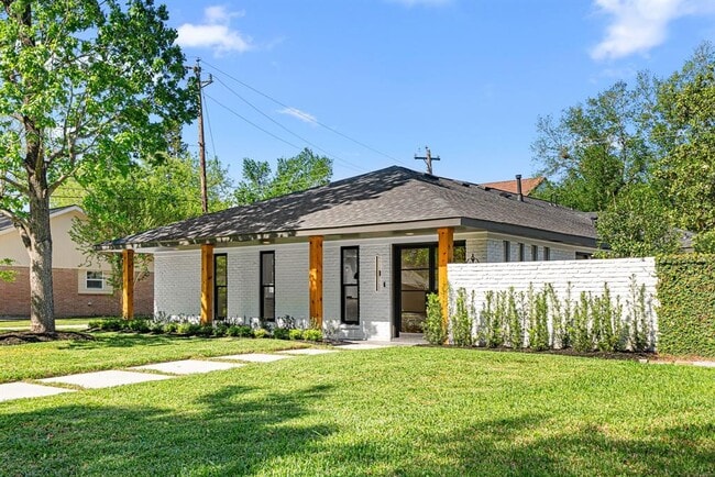 Primary Photo - 2506 Briarbrook Dr