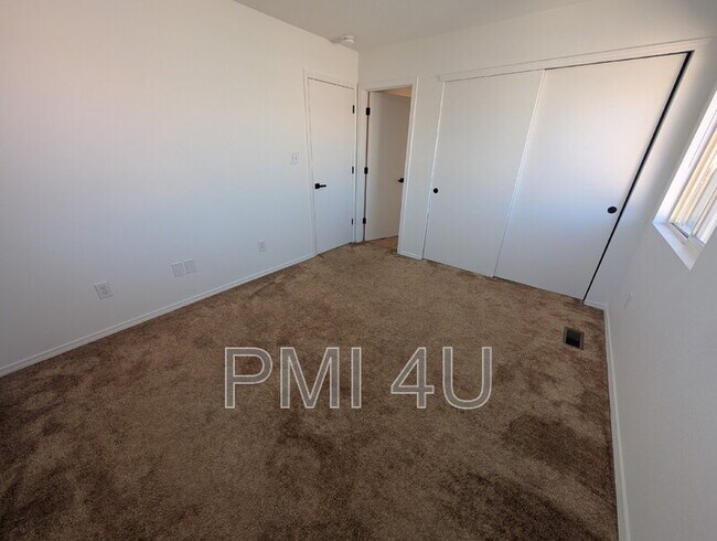 Building Photo - 7105 Casa Elena Dr NE