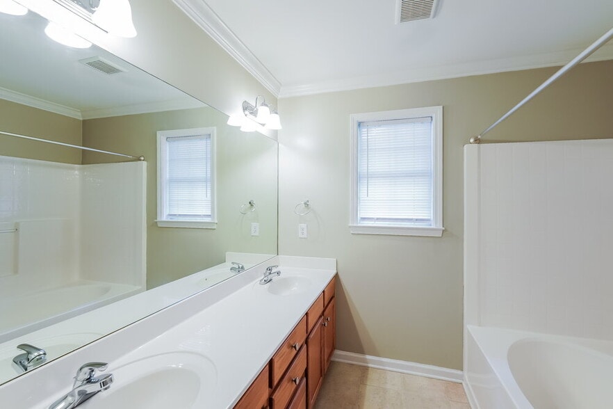 Building Photo - 99 Springdale Dr