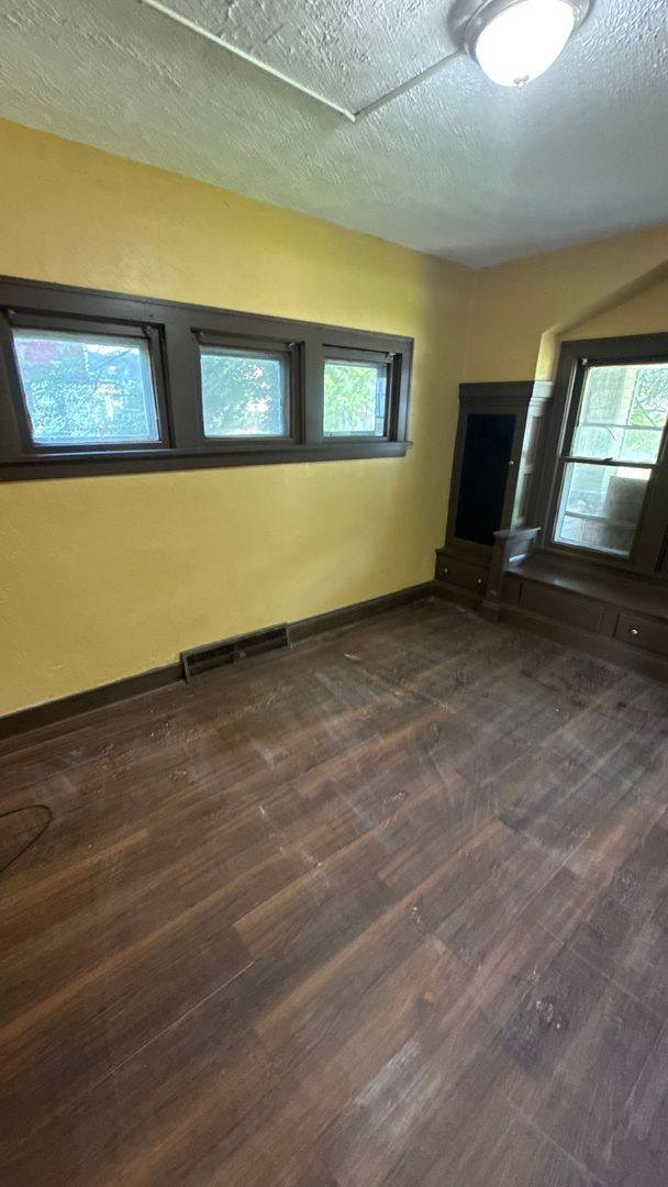 Building Photo - Single Family Home